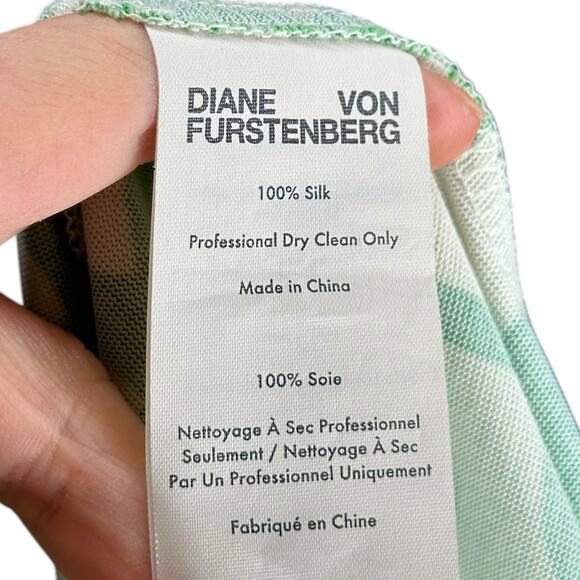 DVF DIANE VON FURSTENBERG Green Silk Yahzi Wrap Mini Dress Women's Size 10 - Picture 5 of 7